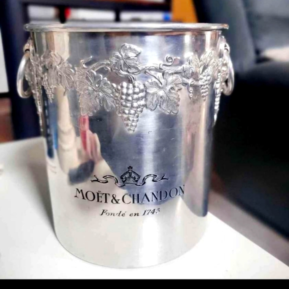 French Moet Chandon Champagne 🍾 ice bucket